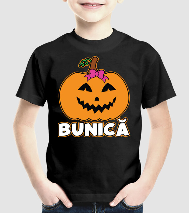bunică model negru pe tricou