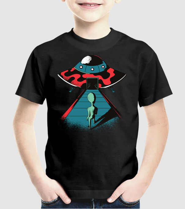 Alien Ufo model negru pe tricou