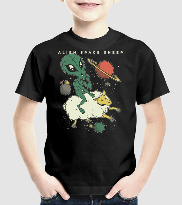Alien În spațiu model negru pe tricou