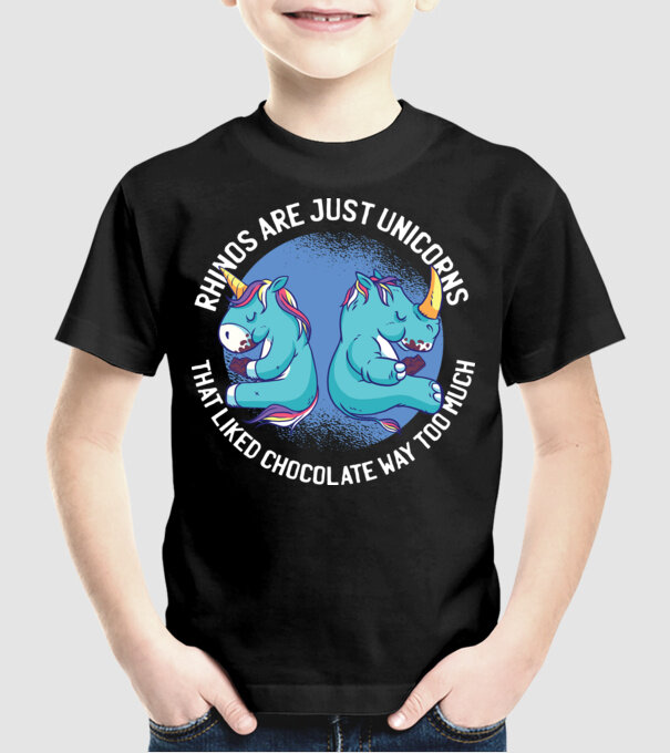 Rinocerul este, de asemenea, un unicorn model negru pe tricou