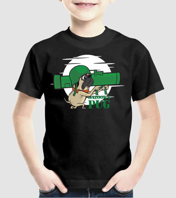 Mops Bazooka model negru pe tricou