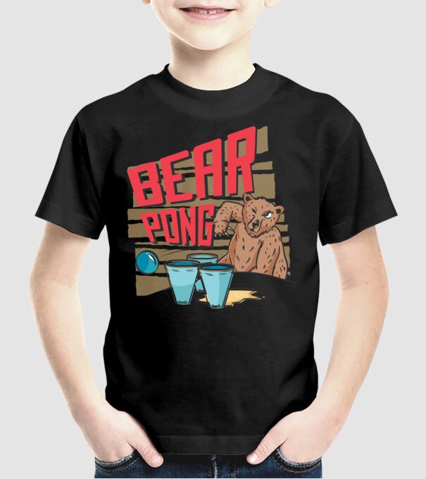 Bear Pong model negru pe tricou