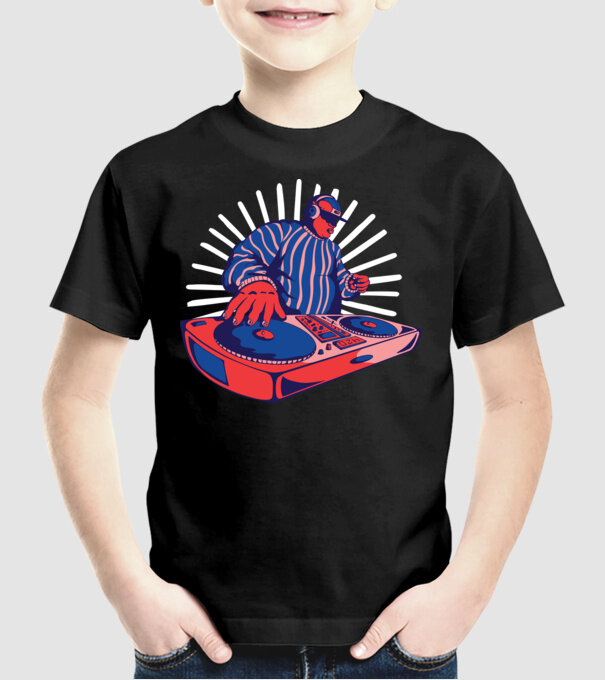 DJ disc jockey model negru pe tricou