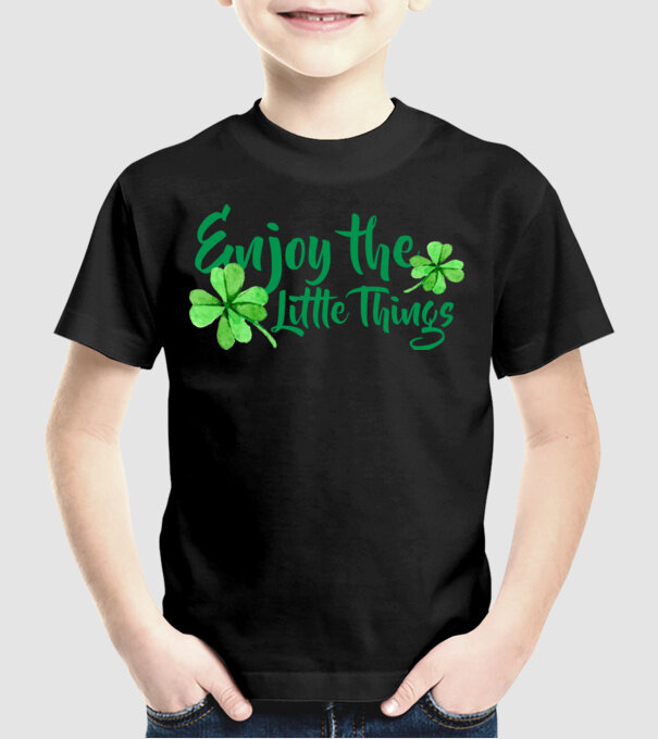Enjoy the little things model negru pe tricou