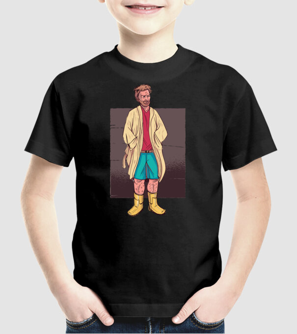 Bărbat în halat model negru pe tricou