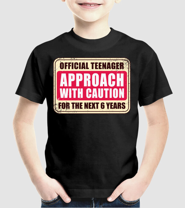 Adolescent oficial Abordați cu prudență model negru pe tricou