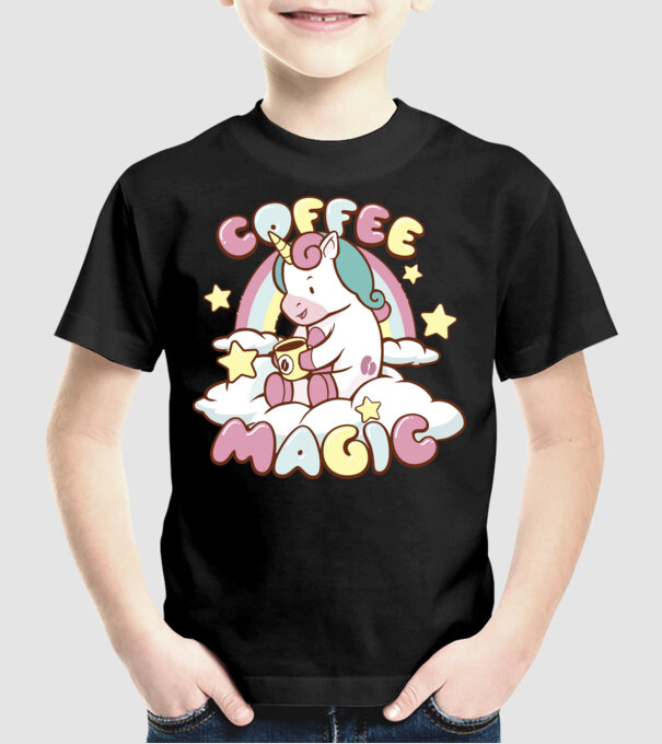 Cafea Magică Unicorn model negru pe tricou