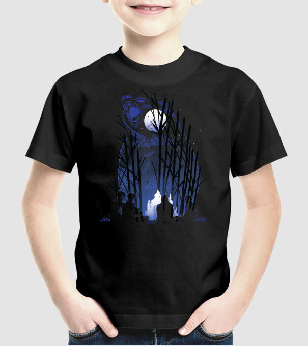 Urs în pădure noaptea model negru pe tricou