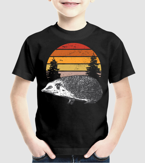 Arici Retro model negru pe tricou