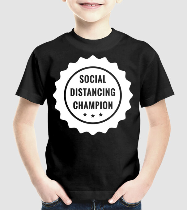 Social distancing champion model negru pe tricou