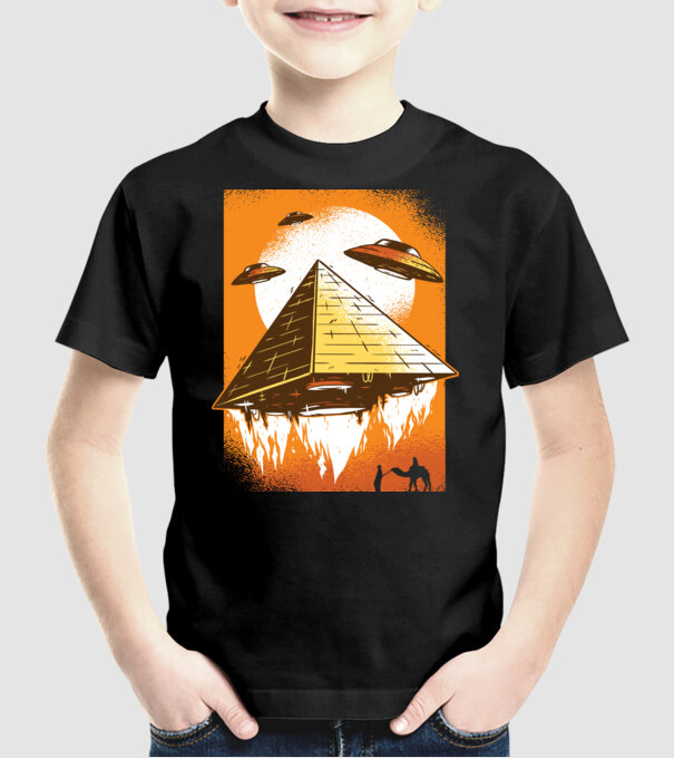 OZN Piramidă Alien model negru pe tricou