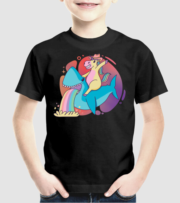 Unicorn pe rechin model negru pe tricou