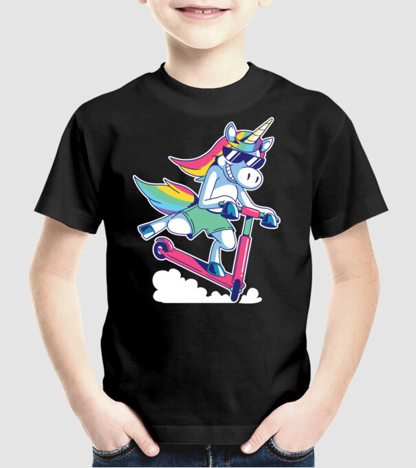 Unicorn cu trotinetă tricou amuzant model negru pe tricou