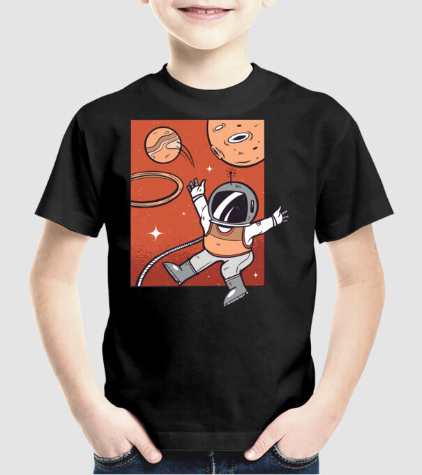 Astronaut Baschetbalist model negru pe tricou