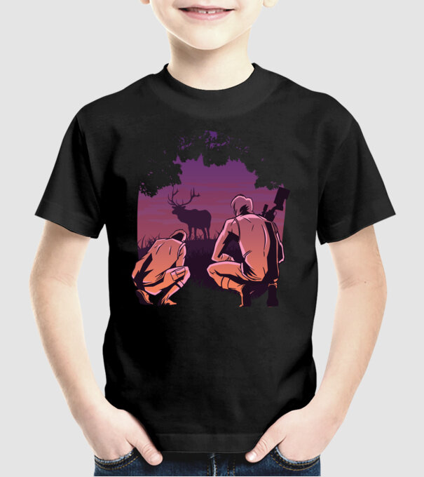 Vânătoare model negru pe tricou