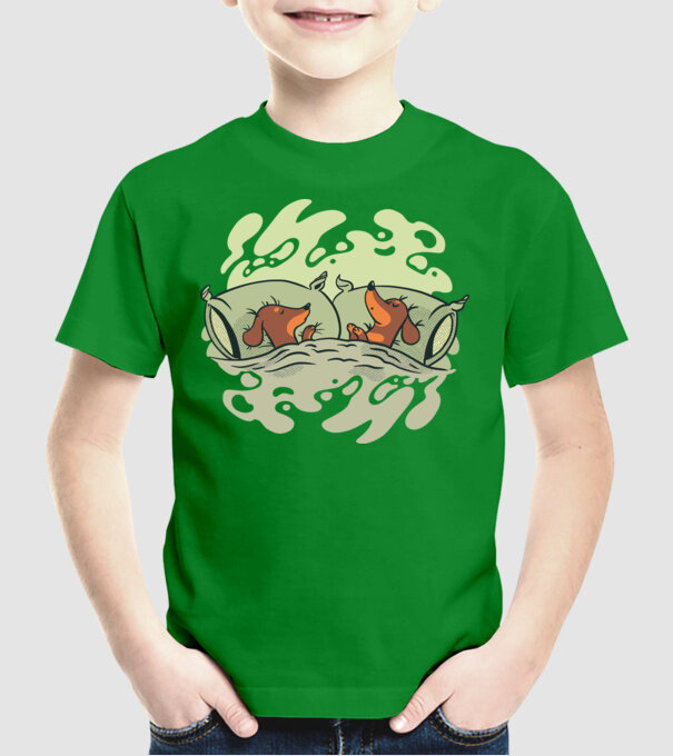 Teckeli dormind model verde pe tricou