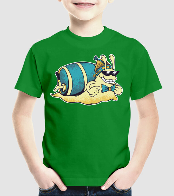 Melc model verde pe tricou