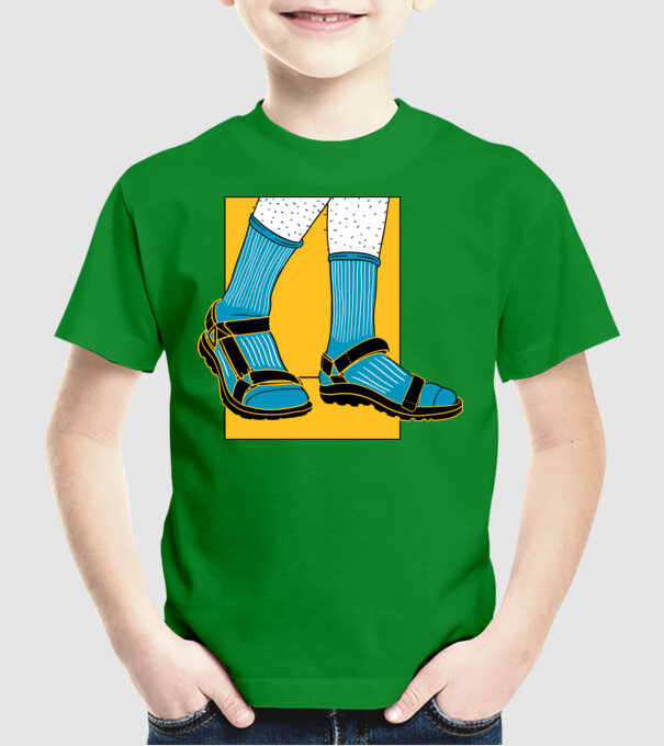 Sandale cu șosete model verde pe tricou