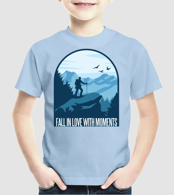 Fall in love with moments model albastru deschis pe tricou