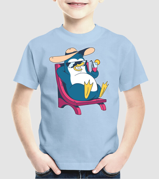 Pinguin cool stă la plajă la mare model albastru deschis pe tricou