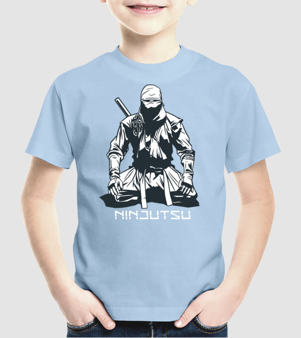 Ninja model albastru deschis pe tricou