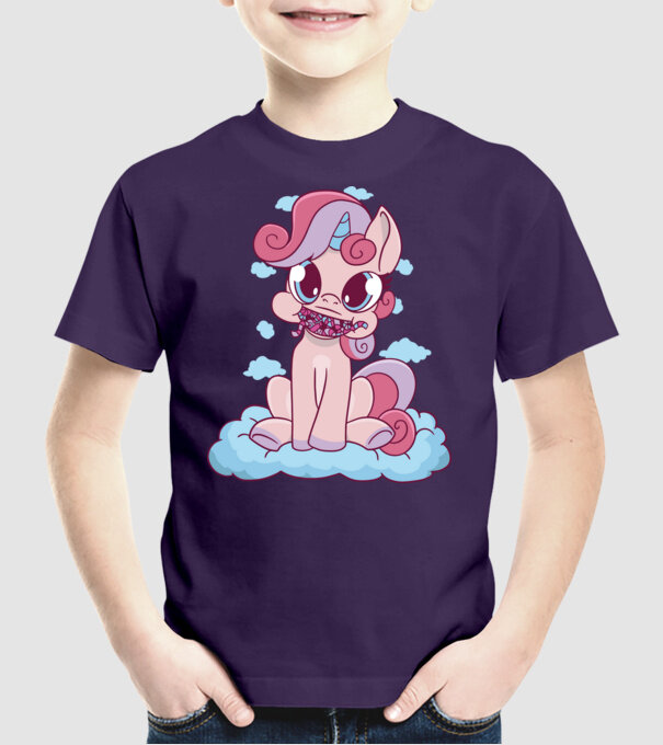 Unicorn cu bomboane model mov pe tricou