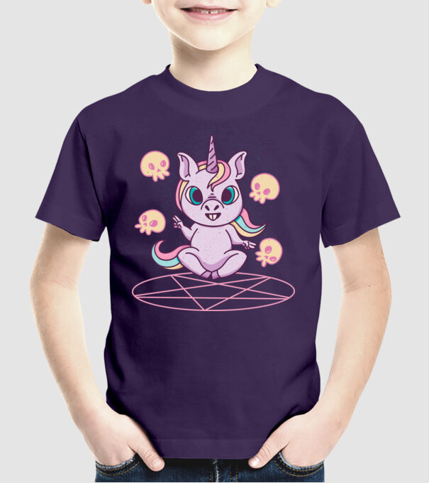 Unicorn invocare model mov pe tricou