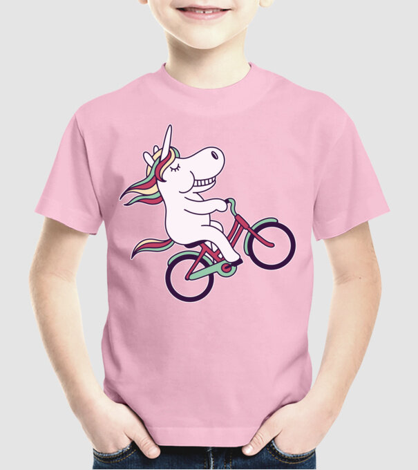 unicorn cu bicicletă model roz deschis pe tricou