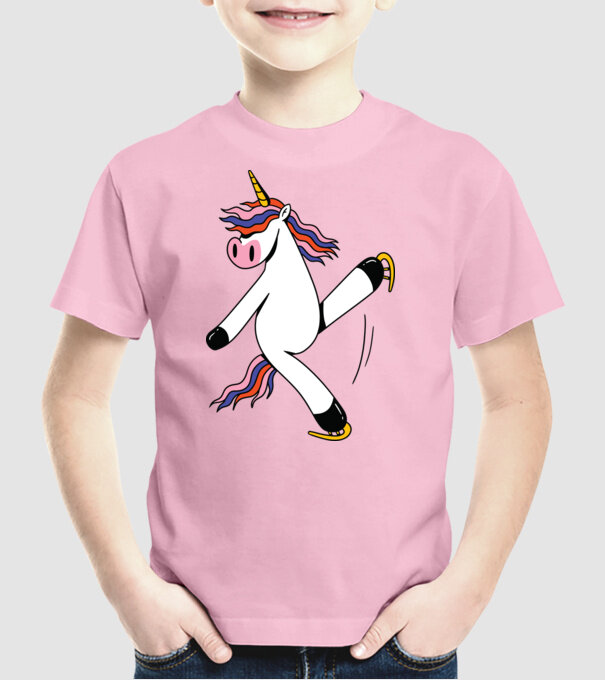 Unicorn cu Patine model roz deschis pe tricou