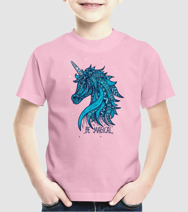 Unicorn magic model roz deschis pe tricou