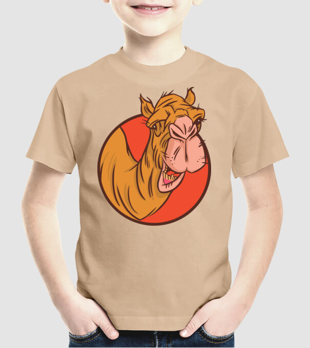 Cămilă model nisipiu pe tricou