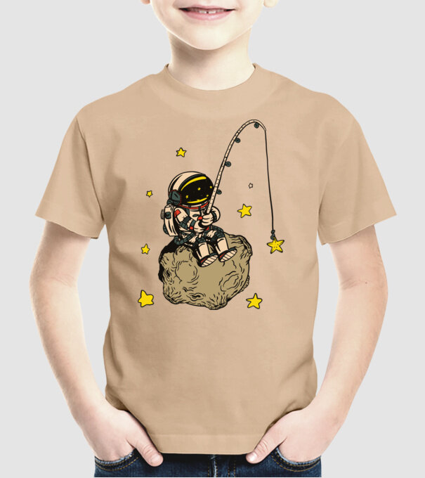 Pescar Astronaut model nisipiu pe tricou