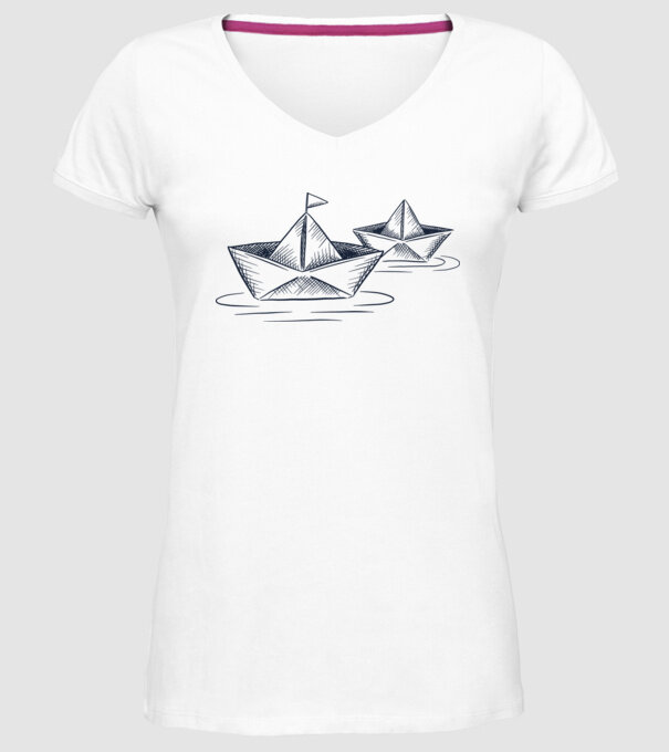 Barca de hârtie model alb pe tricou