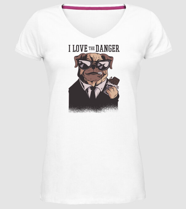 Iubesc pericolul Tricou cu mops model alb pe tricou