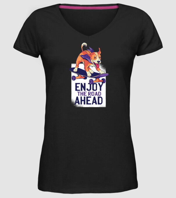 Câine Skateboarder model negru pe tricou