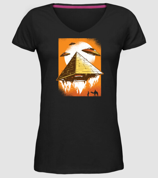 OZN Piramidă Alien model negru pe tricou