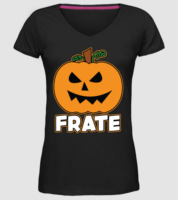 frate model negru pe tricou