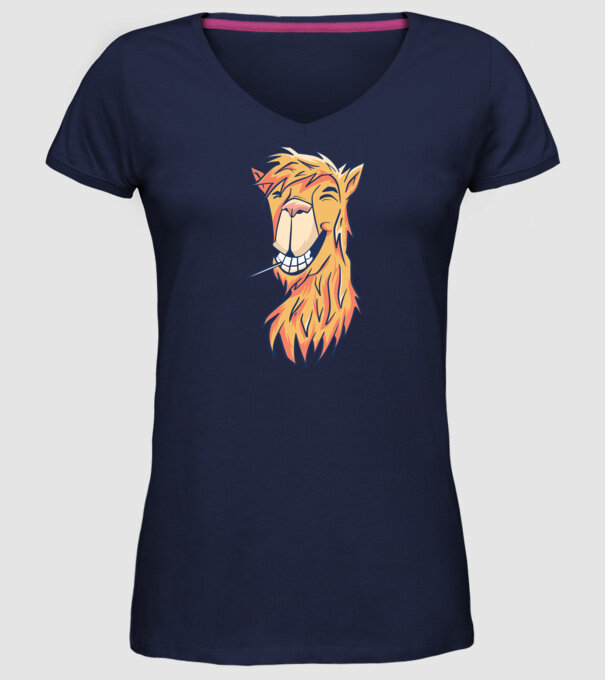 Cap de Lama model albastru închis pe tricou
