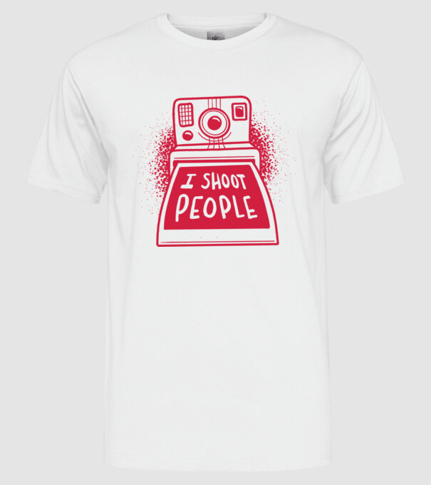 I shoot people - Fotograf model alb pe tricou