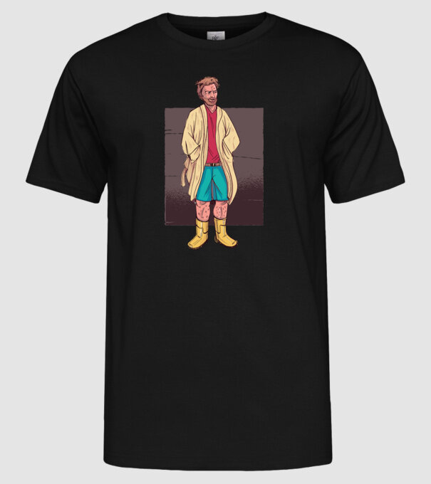 Bărbat în halat model negru pe tricou