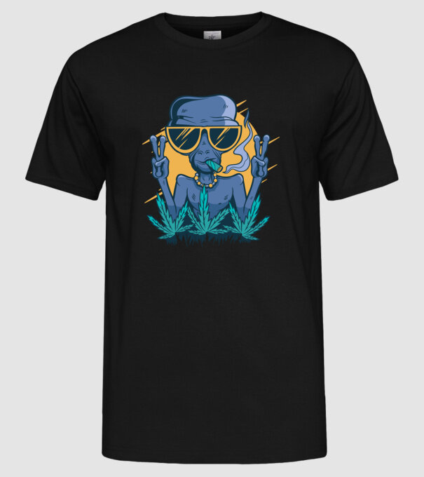 Alien drogat model negru pe tricou