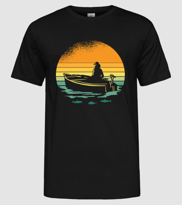 Retro cu Barcă model negru pe tricou