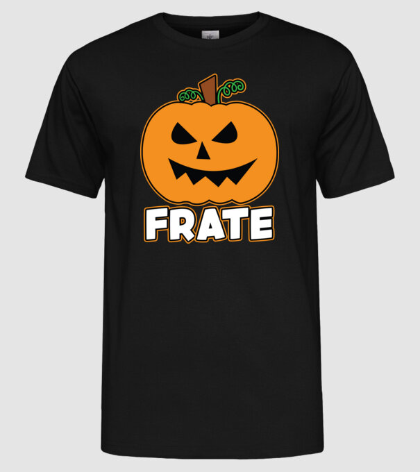 frate model negru pe tricou