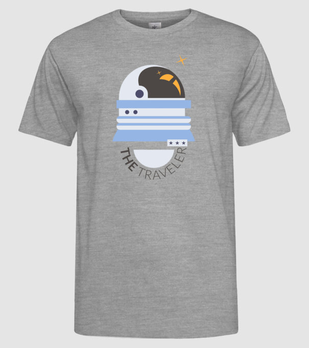 The Traveler model gri pe tricou