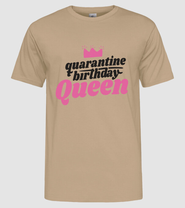 quarantine Queen model nisipiu pe tricou