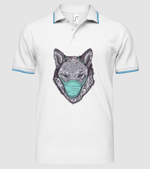 model alb pe tricou