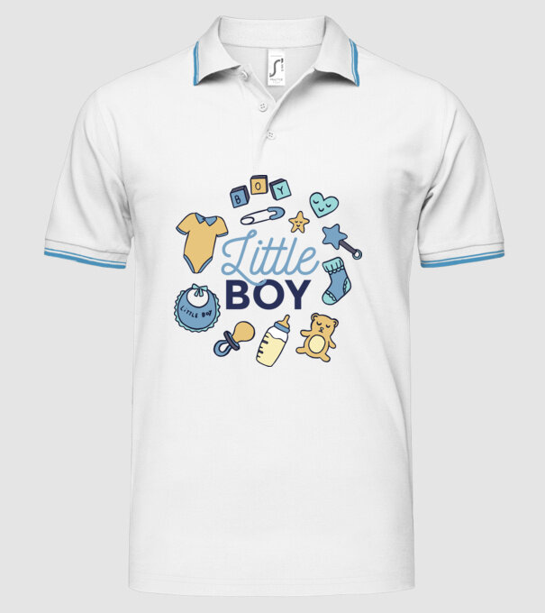 Băiețel model alb pe tricou