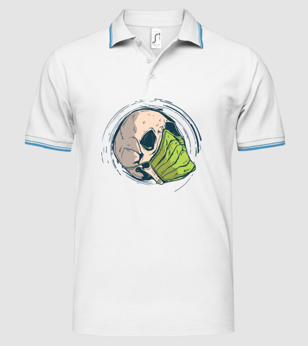 Craniu cu mască model alb pe tricou