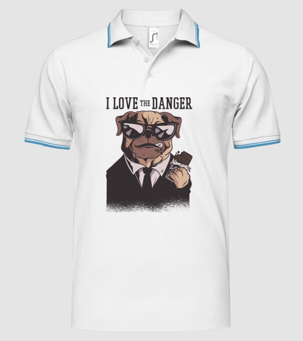 Iubesc pericolul Tricou cu mops model alb pe tricou