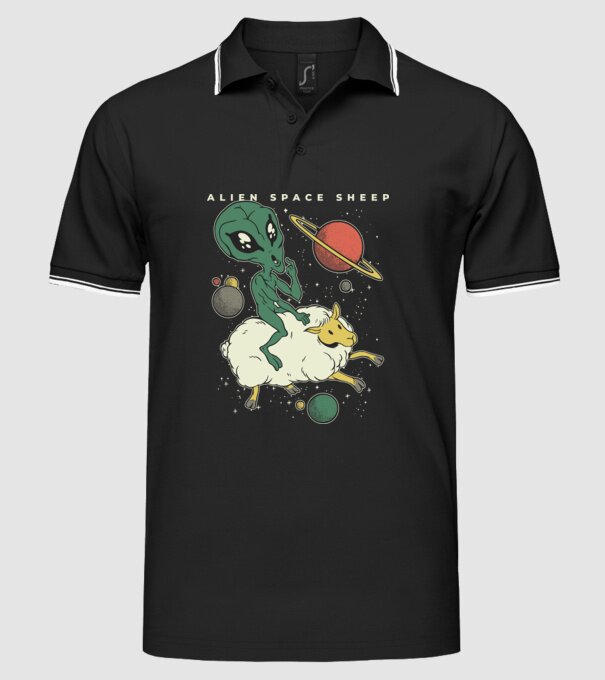 Alien În spațiu model negru pe tricou